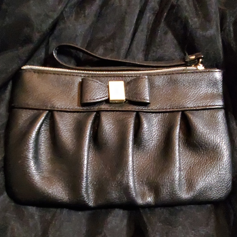 SAFE KEEPER WRISLET WITH BOW